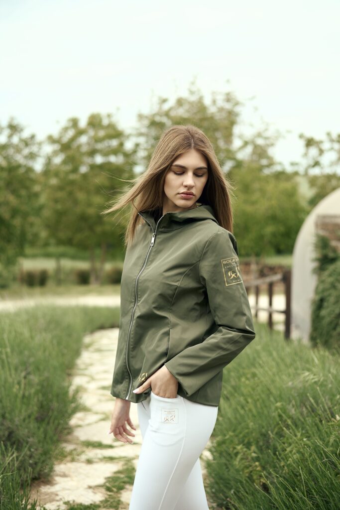 Olive green Zip-up hoodie windbreaker, dettaglio